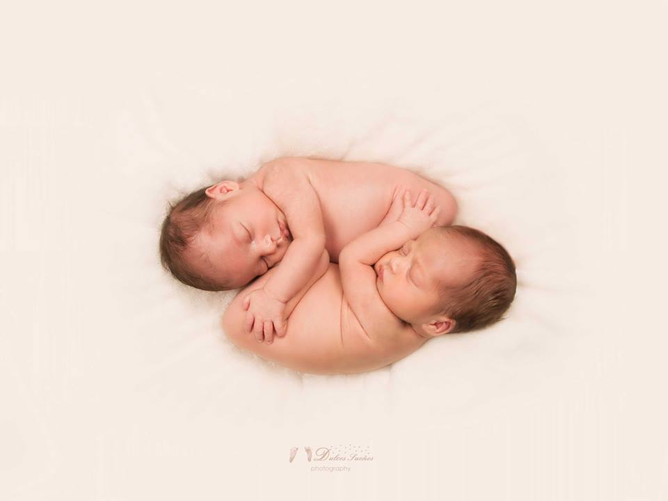 Fotografia gemelos bebe y Recien nacido en Zaragoza. Yolanda Velilla